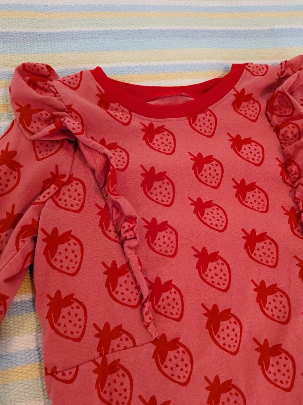 ⭐ Girls Tea Collection strawberry print dress size 6